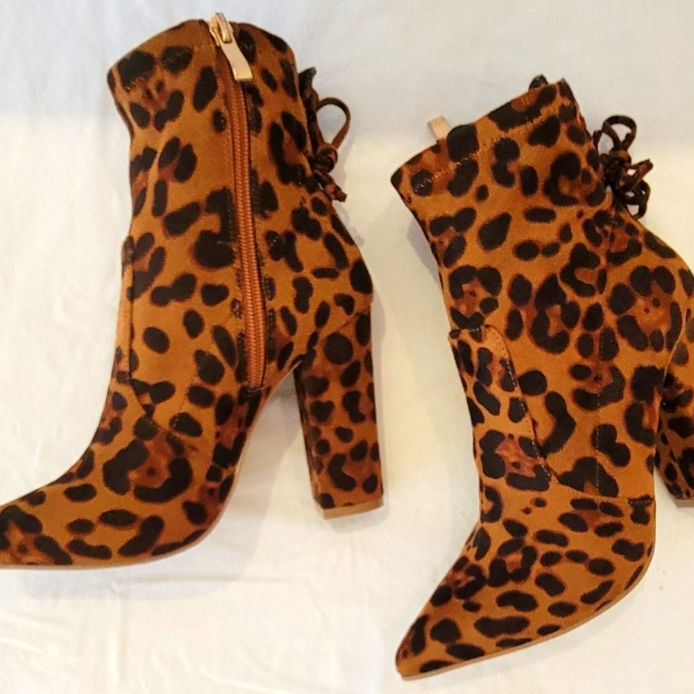 Catherine Malandrino Leopard Print Booties Size 6.5